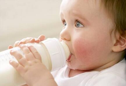 母乳分析儀：如何挑選適合寶寶體質的奶粉